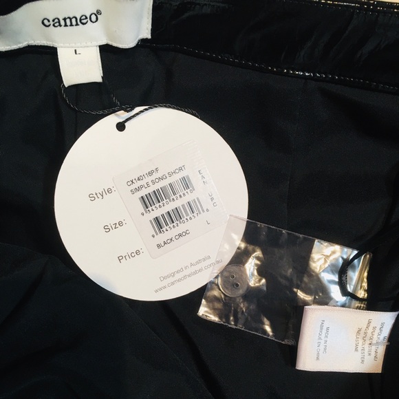 *Cameo The Label* High waisted croc look shorts 🖤 - Picture 9 of 9